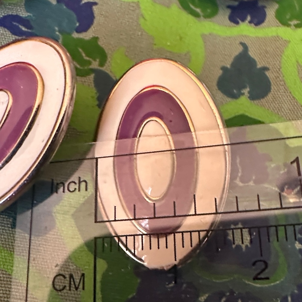 1980’ Vintage Mixed Resin gold tone  & Dangle Earrings - Pink, Purple, Cream - Picture 8 of 16